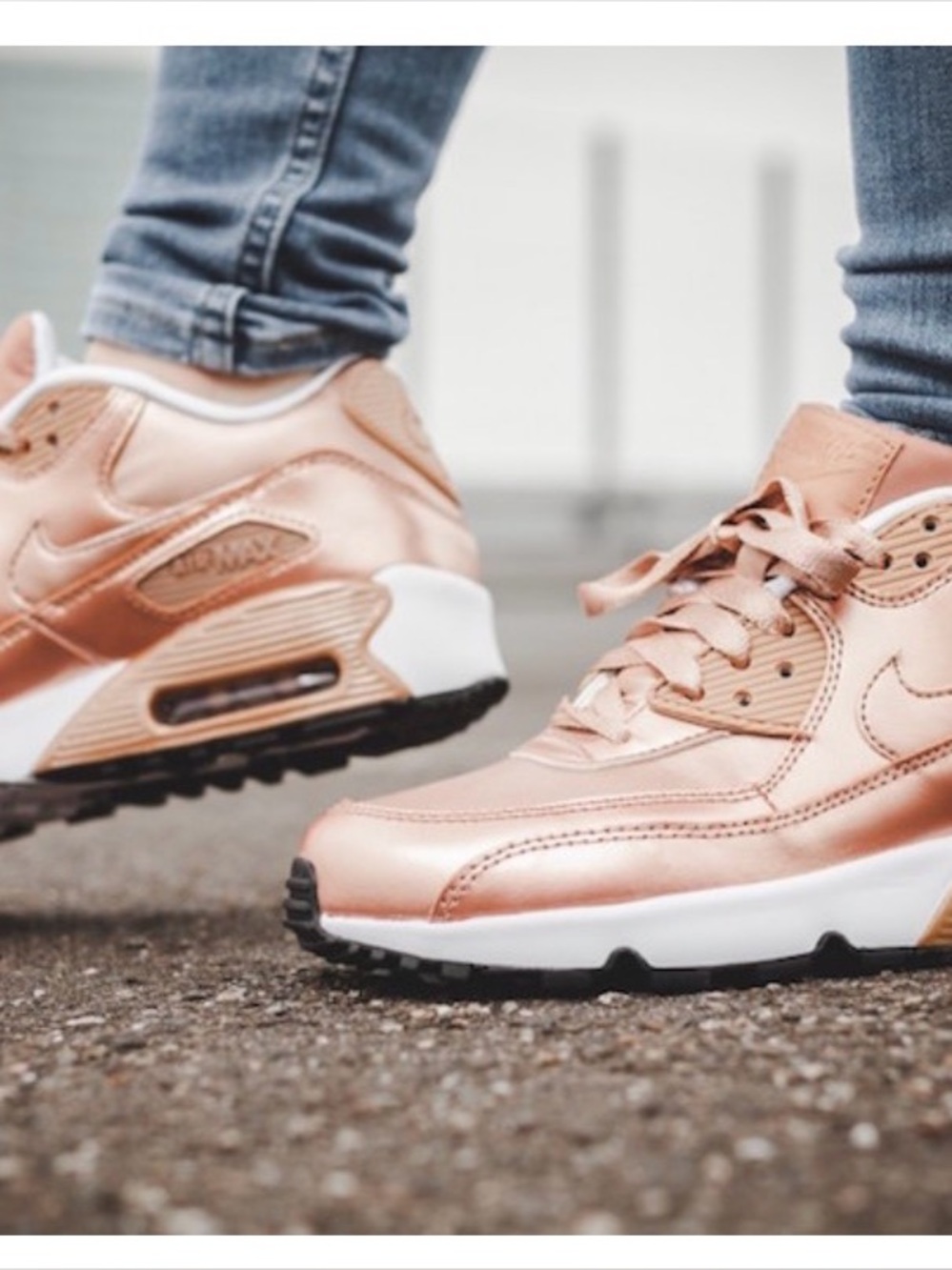 Nike Air Max 90 GS “Metallic Bronze” Youth Size 6 Preloved condition